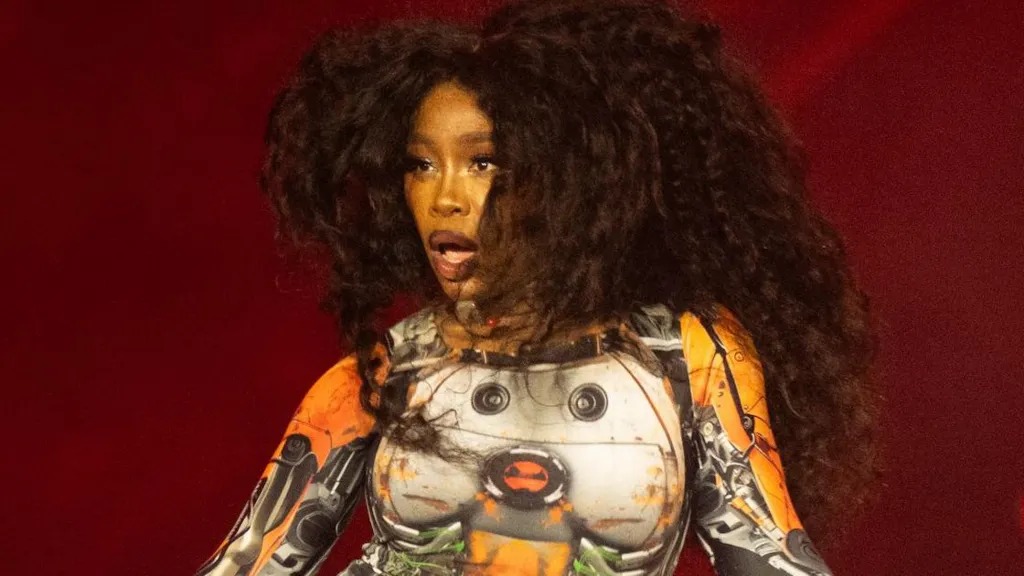 SZA Glastonbury Headline Performance