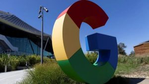 Google proposes remedies for search monopoly case, including changes to default search engine agreements.