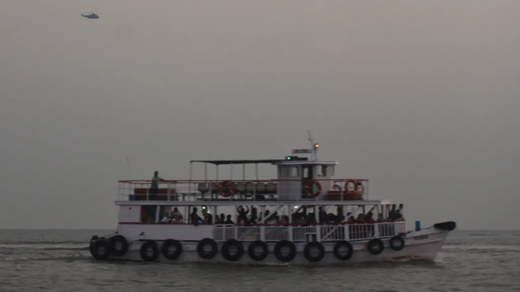 Mumbai ferry collision scene