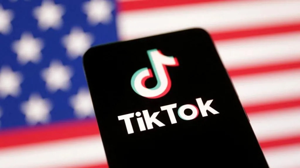 TikTok logo with the US Supreme Court building in the background, symbolizing the legal battle over the app’s future in America.